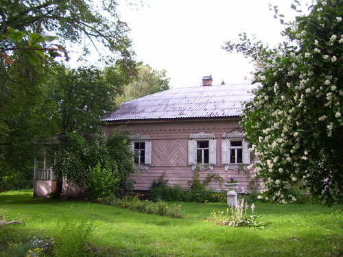 Дом, в котором с 1909 по 1958 г. периодически жила и работала писательница М. В. Ямщикова (Ал. Алтаев) Дом, в котором с 1909 по 1958 г. периодически жила и работала писательница М. В. Ямщикова (Ал. Алтаев)